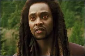 Dans quel tome de "Twilight", Laurent se fait-il tuer ?