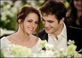 Twilight 4 : Que fait Renée au mariage de sa fille ?