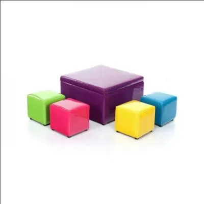 A saisir, table de jardin avec ses quatre...