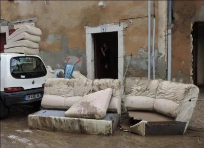 Bonne affaire pour ébéniste sauveteur. Living en...