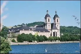 Connu aussi sous le nom de Sainte-Marie Majeure, l'Abbaye des Prémontrés est un monument de la ville de ...