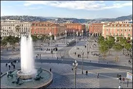 Située à proximité de la Promenade des Anglais, la Place Masséna est à voir dans la ville de ...