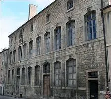 Résidence de l'ancien député Vincent Ebaudy de Rochetaillé, la Maison Ebaudy de Rochetaillé est un hôtel particulier situé dans une ville de Haute-Saône. Quelle est cette ville ?