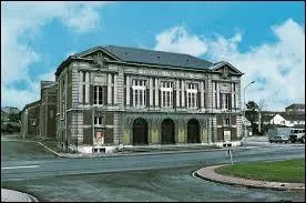 Dernière étape de mon voyage, Abbeville, commune de la Somme abritant un très joli parc botanique, la parc d'Ermenonville. Mais comment se nomment les habitants d'Abbeville ?