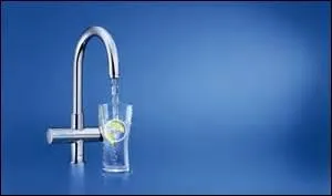 Purifiée, épurée pour une eau qui sera rendue -----.