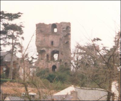 La tour de Cesson, site historique et archéologique, domine la baie de cette ville des Côtes d'Armor. Où habitent les Briochins ?