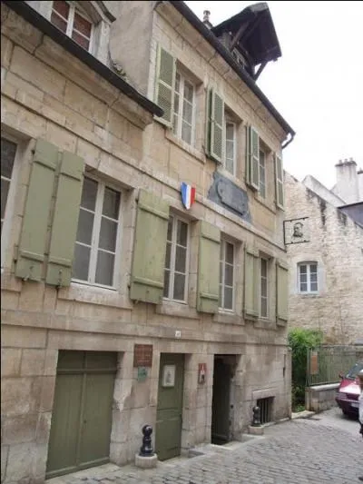 Le rattachement de cette ville du Jura, en région Franche-Conté, au royaume de France eut lieu le 9 juin 1674. Quel est le nom de la ville natale de Louis Pasteur ?