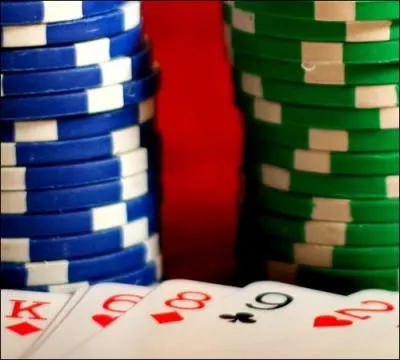 - Tu parles. Tu seras le dernier à poster ton fourbi. Impossible de remporter ton concours, les meilleurs doivent forcément s'y prendre le 1er du mois pour avoir le temps maximum d'exposition...

- Et alors ? Je ne fais plus de quizz pour gagner les étoiles...

- Qu'importe ! C'est brûlé, ton affaire, ...