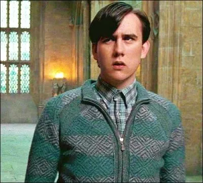 - Comme partout, ouais. Sympa de nous avoir invité en tout cas ; mais je te préviens, Neville pourra pas casquer l'addition.

- Pourquoi ? Il veut pisser à l'anglaise ?