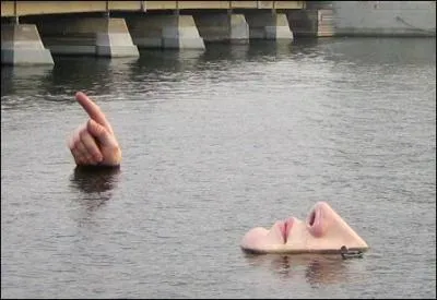 A force d'être 'imergé', il a fini par' émmerger'. Combien de mots entre guillemets sont fautifs ?