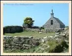 Sur une île, il est une jolie petite chapelle, construite au XVe siècle à partir d'un vieil oratoire du Ve. Elle fut logtemps un lieu poue les ermites, qui s'occupaient du jardin attenant. C'est ...