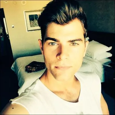 Si tu es un vrai fan, tu te dois de connaître son élément astrologique. Alors, lequel est-ce ?