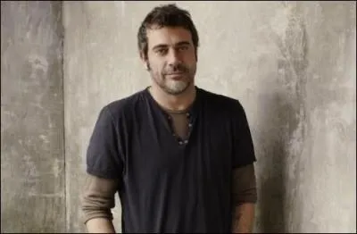 Qui est le personnage sur la photo ?