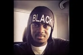 Avec quel autre chanteur Black M a-t-il chanté "La Légende Black" ?