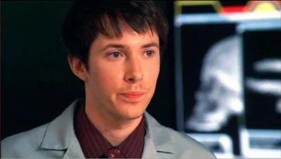 Il joue le rôle de Vincent Nigel-Murray dans la série "Bones", comment s'appelle-t-il ?