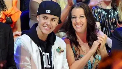 Comment s'appelle sa mère ?