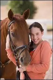 Comment s'appelle le cheval Lisa dans la saison 2 ?