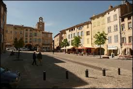 Cette promenade dominicale commence à Bagnols-sur-Cèze, ville Gardoise située en région ...