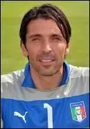 J'évolue actuellement à la Juventus de Turin, qui suis-je ?