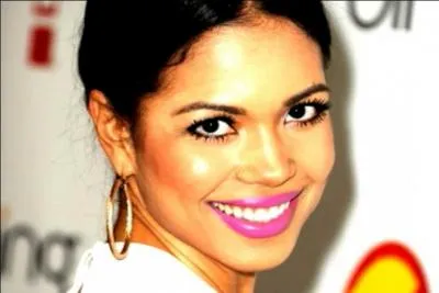 Qui est cette jeune femme au magnifique sourire, qui fait son apparition dans les saisons 2 à 5 ?