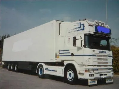 Quelle est la série de ce Scania ?