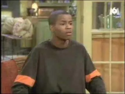 Comment s'appelle le petit ami de Claire ?