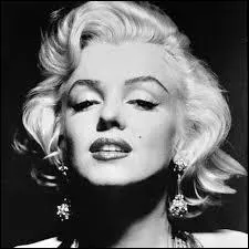 Est-elle une vraie blonde ?