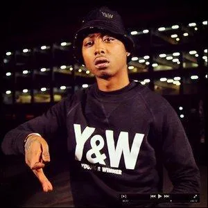 De quelle origine est le chanteur "Guizmo" ?