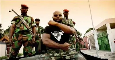 Combien de temps le rappeur "Kaaris" est-il resté dans un pays en guerre ?