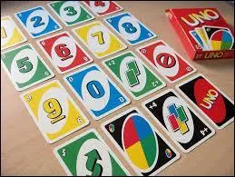 Sur cette photo vous pouvez voir le "Uno", c'est un jeu de cartes créé par Merle Robbins, en 1971.