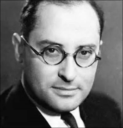 Avocat et homme politique, je nais à Orléans en 1904. Exerçant entre autres les fonctions de député du Loiret de mai 1932 à mai 1942 ou de ministre de l'Éducation nationale du 4 juin 1936 au 10 septembre 1939, je me vois emprisonné, durant le second conflit mondial. Assassiné dans ma cellule, à Molles (Allier) par la milice le 20 juin 1944, mes restes sont transférés au Panthéon le 27 mai 2015 :