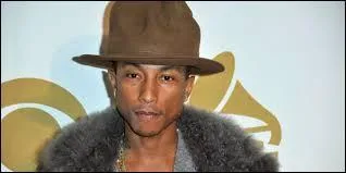 Avec quel groupe de musique Pharrell enregistra-t-il le titre "Get Lucky" ?