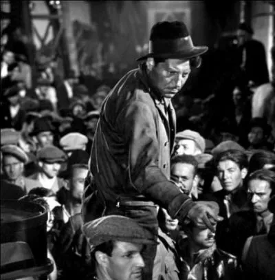 Sous quoi passe "Le Tunnel" ?