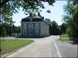 Voici le château de Crogny, aux Loges-Margueron. Commune Auboise, elle se situe en région ...