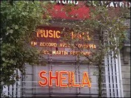 1893-2015 - Avant de devenir le plus ancien music-hall de Paris, cette salle de spectacle située boulevard des Capucines accueillit les plus grands artistes de toutes les époques. Quelle est cette scène mythique inscrite au patrimoine culturel depuis 1993 ?