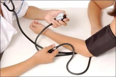 Votre médecin vous a déjà pris la tension artérielle. Mais, que mesure-t-elle ?