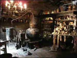 Quel est le personnage d'un célèbre roman ne s'intéressant qu'à de fraîches jeunes filles pour leur en ravir leur odeur, son seul but étant d'en faire un parfum parfait ?