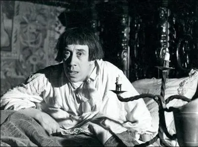 Comment se nomme le fantôme que rencontre Fernandel dans "François 1er" ?