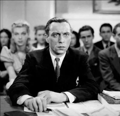 Quelle est la profession de Louis Jouvet dans "Entr&eacute;e des artistes"