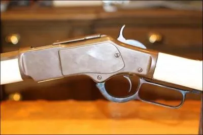 Psychologiquement affaiblie, Sarah alla voir, sur les conseils d'un ami, une médium. Que lui dit celle-ci (2 réponses) ?