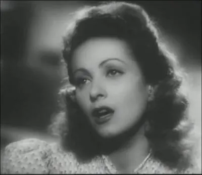 Qui joue du piano quand Danielle Darrieux chante "Premier rendez-vous" ?