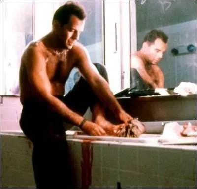 Cinéma - Dans quel film Bruce Willis est-il pieds nus tout au long de l'histoire ?