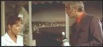 Complétez ce dialogue devenu culte : 
- "Vous voulez un whisky ?"
- "Juste un doigt".