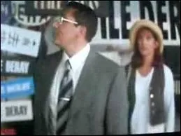 Que répond-t-elle à Serge Karamazov quand il lui demande si elle est bien Odile Deray ?