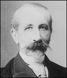 Qui a dit : "Dans toute mère de famille, il y a une belle-mère qui sommeille." ?