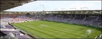 Quel club évolue dans le Stadium ?