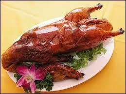 De quel pays le "Canard laqué" est-il originaire ?