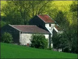 Peuplé de 87 habitants, le village Haut-Marnais de Pancey se trouve en région ...
