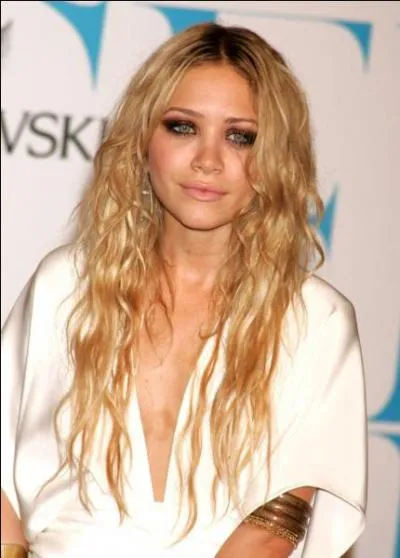 Qui est le partenaire de Mary-Kate Olsen depuis 2012 ?