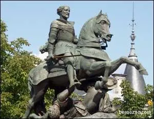 Le cognac est un alcool à base de raisin. Quel roi de France est né à Cognac ?